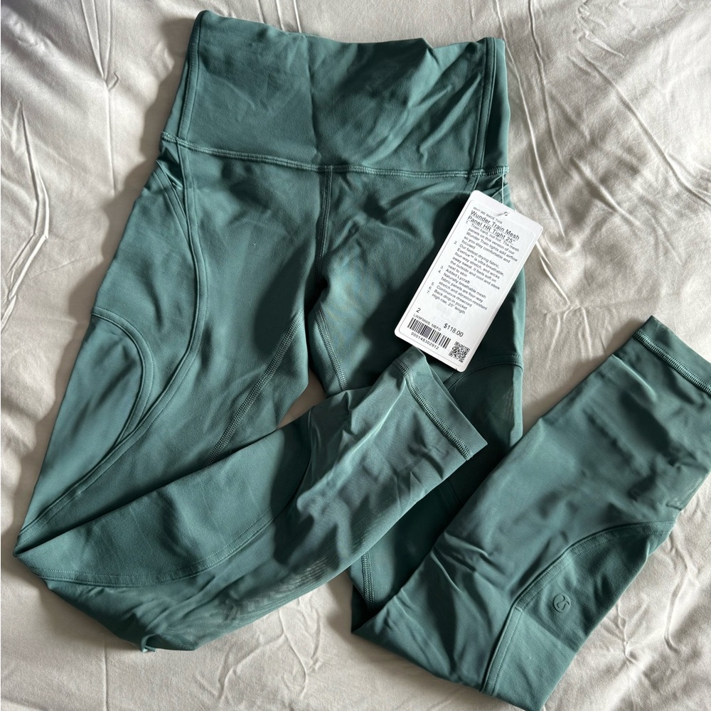 Lululemon NWT green leggings size 2